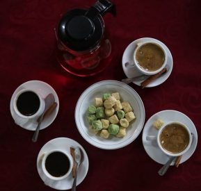 Kopi Sekanak dan Kue Batang Buruk